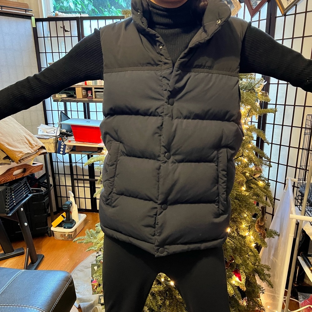 Uniqlo Down Puffer 2-tone Vest Excellent Condition presents as new -